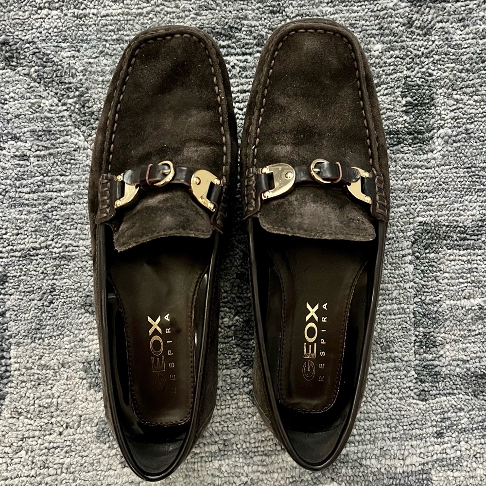 Geox chocolate brown loafers size 8 or 38. Very chic and in excellent condition